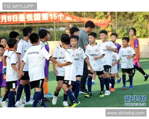 足球肖坤：从青涩少年到绿茵场上的闪耀明星之路